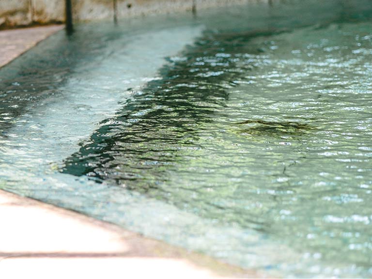 温泉水イメージ