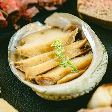 あわびのしっとり煮込み（ノイリー風味）